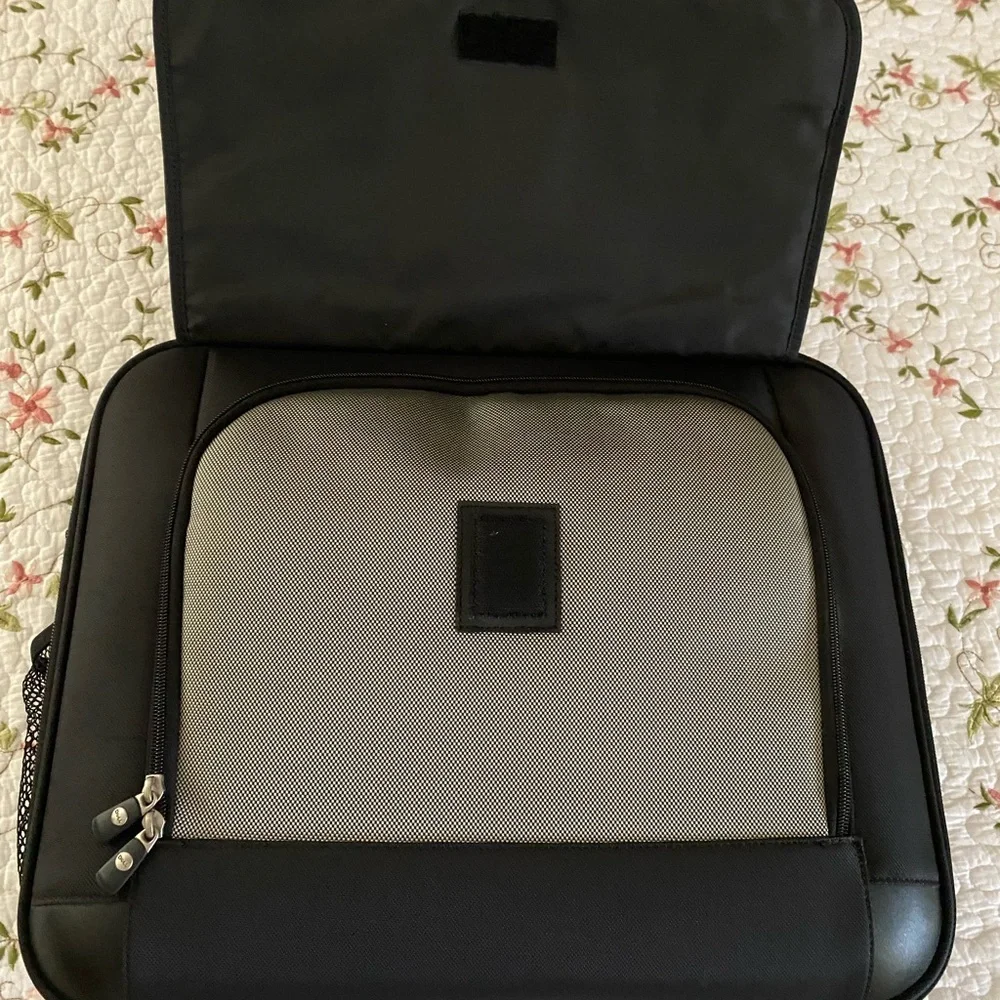 New Vintage Dell deluxe carrying case - model P9103